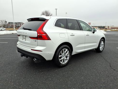 Used 2019 Volvo XC60 T5 Momentum w/ Premium Package image 4