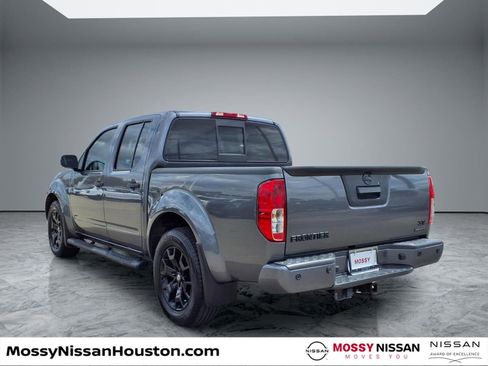 Used 2020 Nissan Frontier SV w/ Midnight Edition Floor Mats image 2