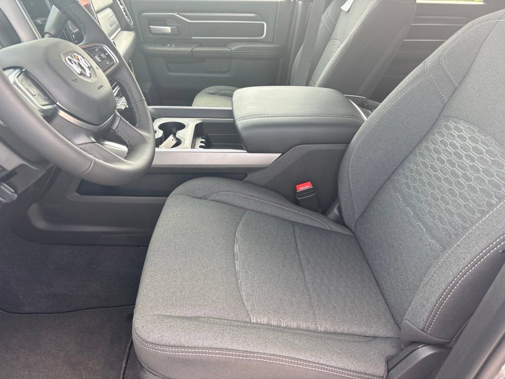 New 2027 RAM 3500 Big Horn AWD/4WD image 19