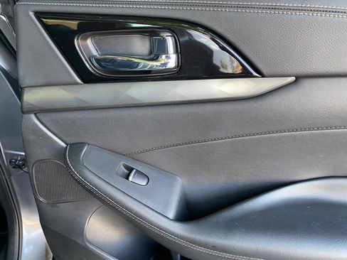 Used 2022 Nissan Maxima SV w/ Floor Mat Group FWD image 39