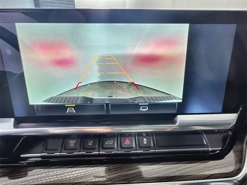 Used 2024 Chevrolet Silverado 2500 LT image 23