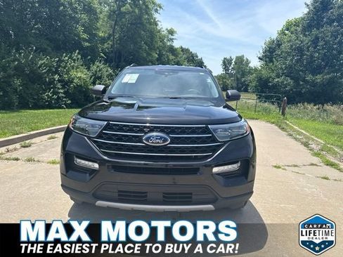Used 2023 Ford Explorer XLT w/ Equipment Group 202A AWD/4WD image 12