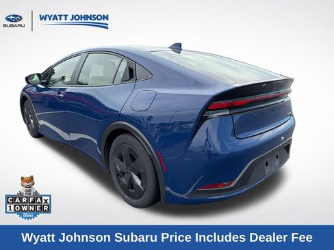 Used 2025 Toyota Prius LE FWD image 3