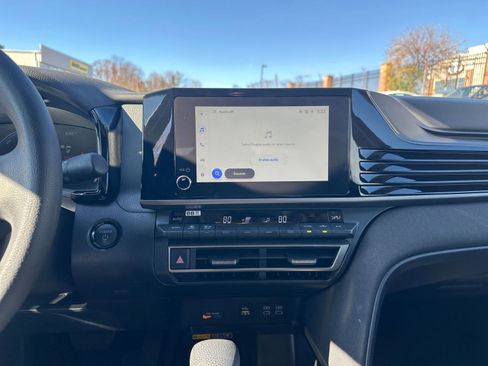 Used 2025 Toyota Camry LE image 18