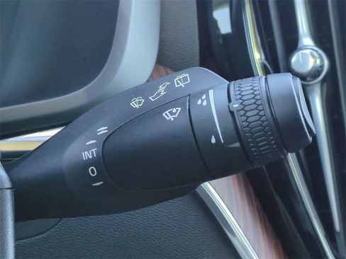 Used 2024 Volvo XC60 B5 Plus w/ Protection Package Premier image 26