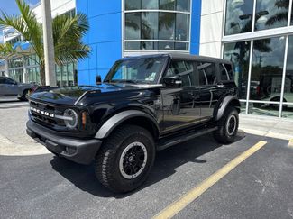 Used 2022 Ford Bronco Outer Banks w/ Sasquatch Package AWD/4WD video 1