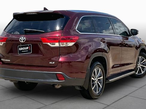 Used 2017 Toyota Highlander XLE FWD image 13