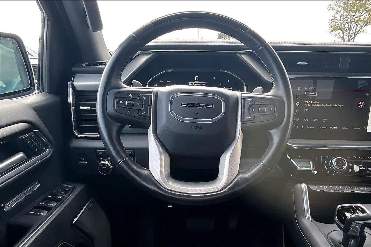 Used 2025 GMC Sierra 1500 Denali AWD/4WD image 5