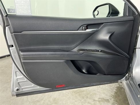 Used 2022 Toyota Camry SE image 22
