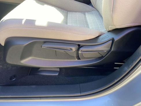 Used 2025 Honda HR-V LX image 15