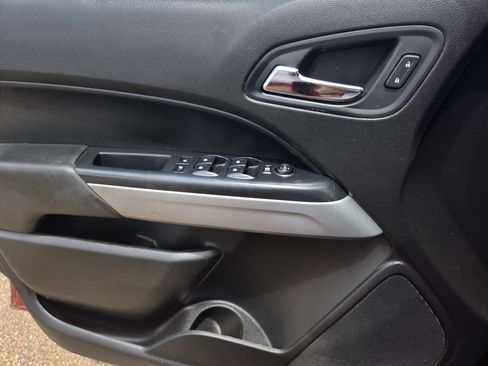 Used 2021 Chevrolet Colorado LT w/ Safety Package RWD image 15