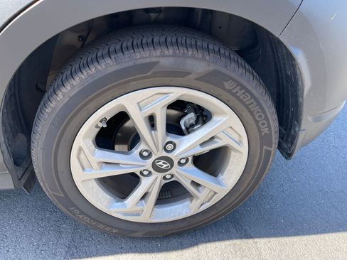 Used 2023 Hyundai Kona SEL FWD image 3