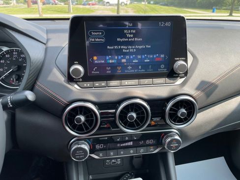 Used 2023 Nissan Sentra SR w/ SR Premium Package FWD image 8