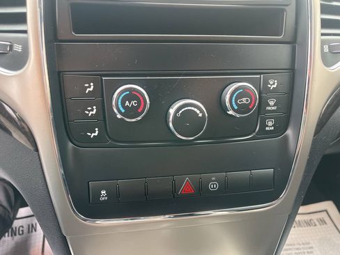 Used 2011 Jeep Grand Cherokee Laredo w/ Security & Convenience Group AWD/4WD image 19