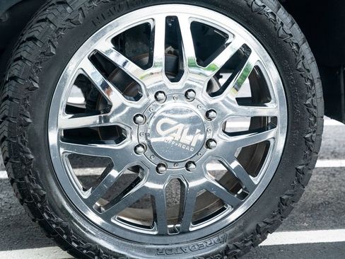 Used 2024 Chevrolet Silverado 3500 High Country AWD/4WD image 22