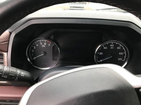 Used 2024 Ford Expedition Limited image 10