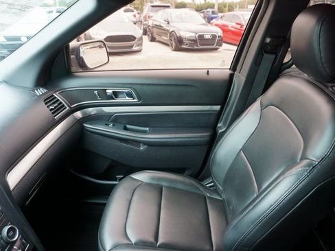 Certified 2019 Ford Explorer XLT w/ Equipment Group 202A image 25