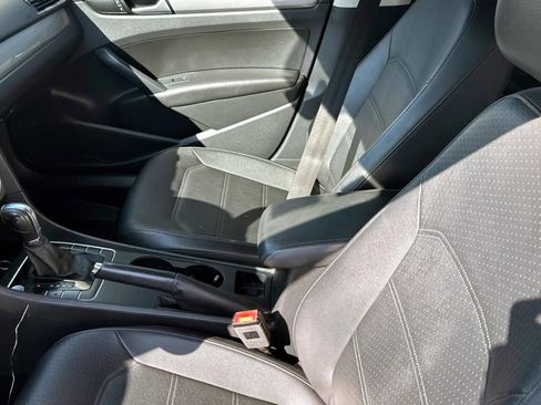 Used 2015 Volkswagen Passat 1.8T Limited Edition image 15