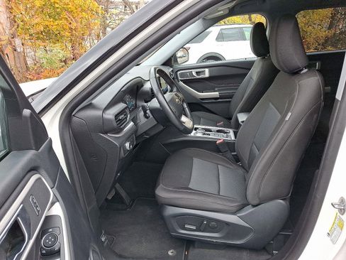 Used 2022 Ford Explorer XLT image 15