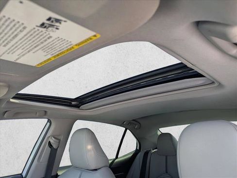 Used 2019 Toyota Camry SE w/ Sunroof Package FWD image 15