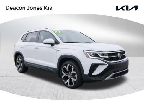 Used 2022 Volkswagen Taos SEL image 1