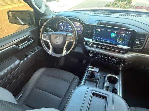 Used 2022 Chevrolet Silverado 1500 RST image 9