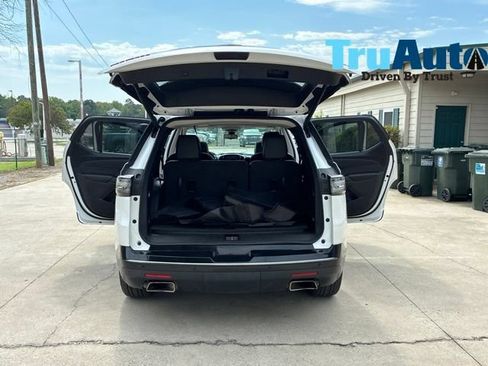 Used 2019 Chevrolet Traverse Premier w/ Redline Edition AWD/4WD image 13