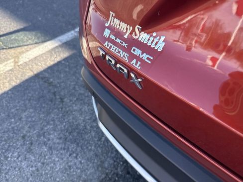 Certified 2024 Chevrolet Trax LT w/ Driver Confidence Package image 39