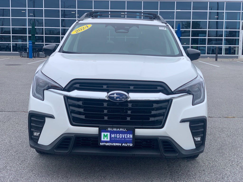 Used 2024 Subaru Ascent Limited w/ Technology Package AWD/4WD image 4