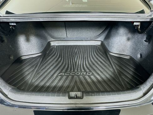 Used 2018 Honda Accord Sport image 26