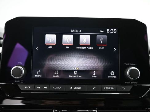 Used 2025 Nissan Pathfinder SV image 15