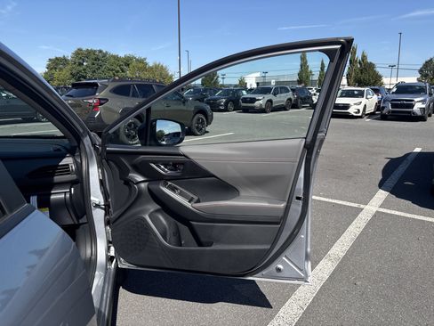 Used 2025 Subaru Crosstrek 2.5i Limited image 24