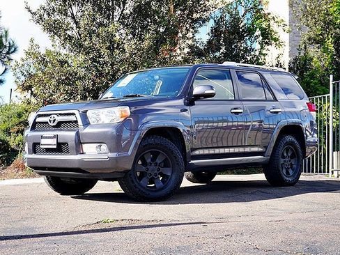 Used 2013 Toyota 4Runner SR5 w/ Convenience Pkg image 2