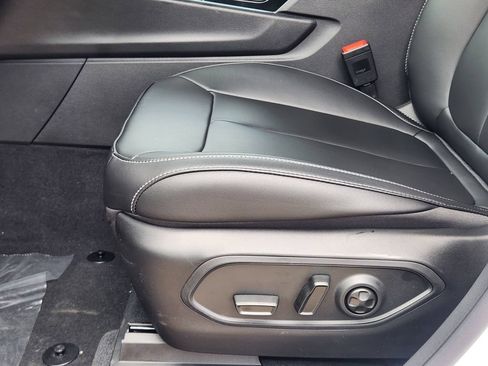 New 2026 Jeep Grand Cherokee Limited RWD image 17