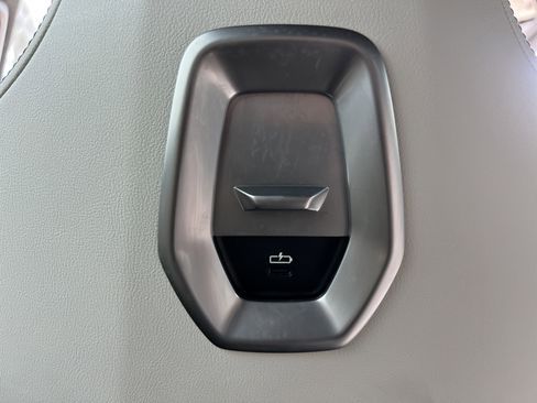 Used 2023 BMW 740i RWD image 41