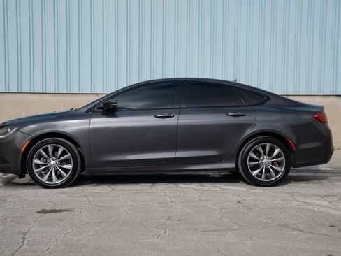 Used 2016 Chrysler 200 S w/ Comfort Group image 6