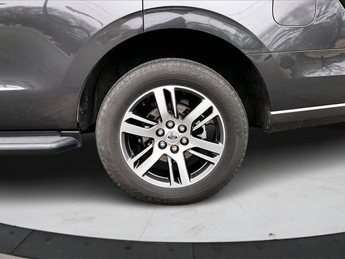 Used 2024 Ford Expedition Limited image 37