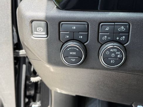 Used 2024 Chevrolet Silverado 2500 LT w/ Midnight Edition AWD/4WD image 20