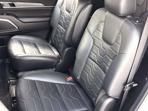 Used 2022 Kia Telluride SX w/ SX Prestige Package image 13