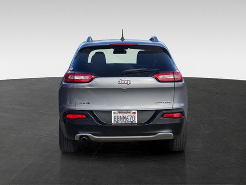 Used 2017 Jeep Cherokee Limited AWD/4WD image 5