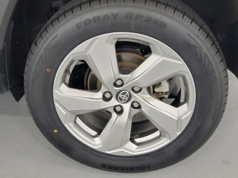 Used 2020 Toyota RAV4 Limited image 11