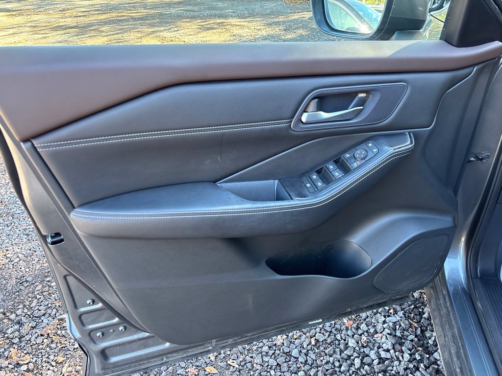 Certified 2023 Nissan Rogue SV w/ SV Premium B Package AWD/4WD image 17