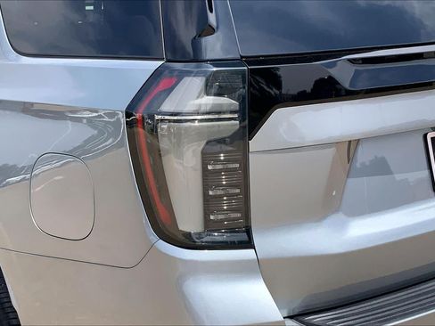 Used 2025 Chevrolet Tahoe High Country AWD/4WD image 57