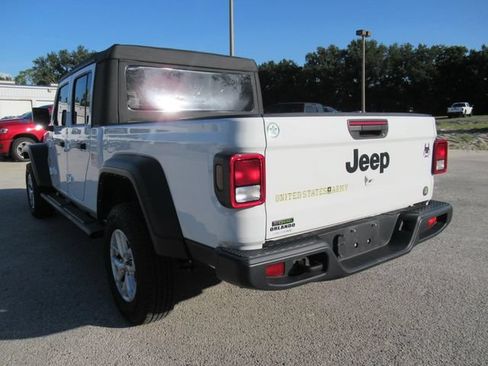 Used 2023 Jeep Gladiator Sport AWD/4WD image 3