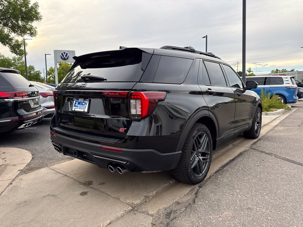 Used 2025 Ford Explorer ST AWD/4WD image 5