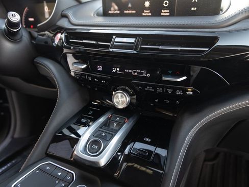 Used 2024 Acura MDX SH-AWD w/ Advance Package image 24