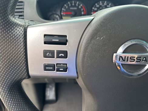 Used 2015 Nissan Frontier SV w/ SV Value Truck Package AWD/4WD image 12