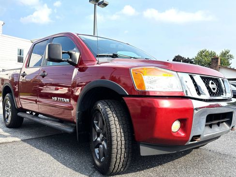 Used 2015 Nissan Titan SV w/ SV Value Truck Package AWD/4WD image 3