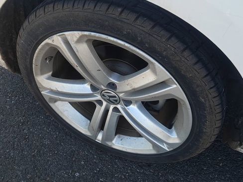 Used 2013 Volkswagen CC R-Line image 5