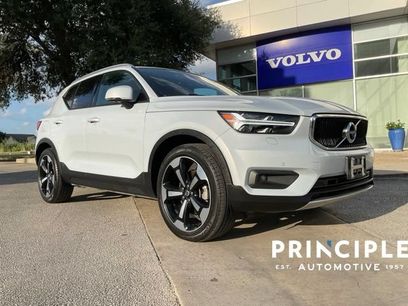 Used 2021 Volvo XC40 T5 Momentum